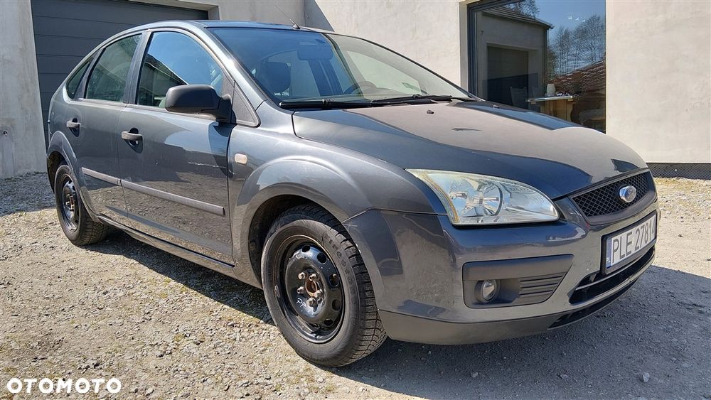Ford Focus 1.6 16V Ambiente - 1