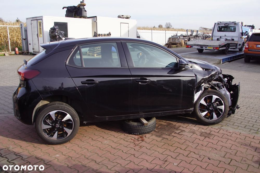 Auto na części - Opel Corsa-e F 100 kW KTV 2023R Falownik Inwerter Bateria Drzwi Klapa Błotnik Lusterko Zderzak Lampa Deska Kokpit Sterownik Moduł Czujnik Wyświetlacz Kierownica Panel - 4