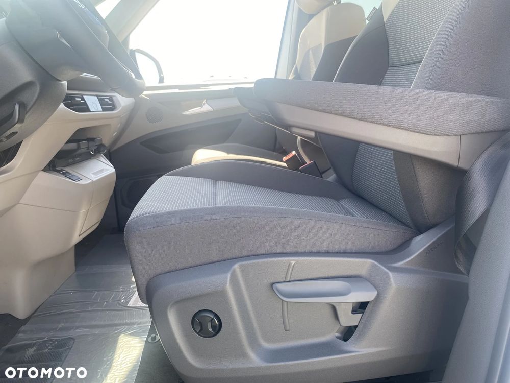 Volkswagen Multivan - 12