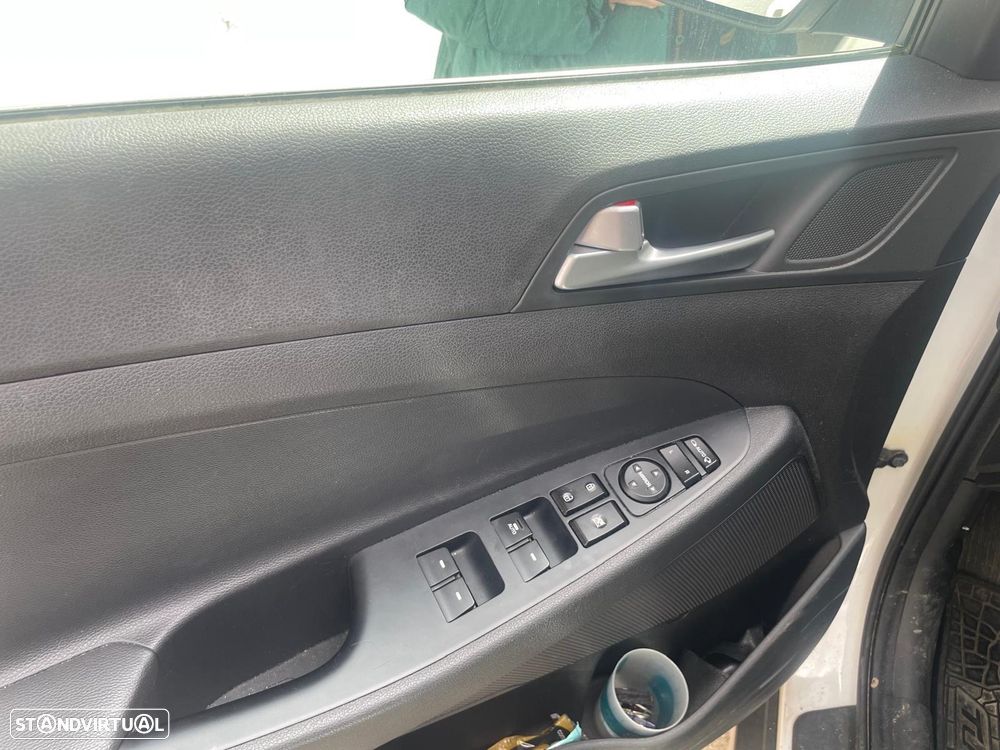 Hyundai Tucson 1.7 CRDi Executive - 4