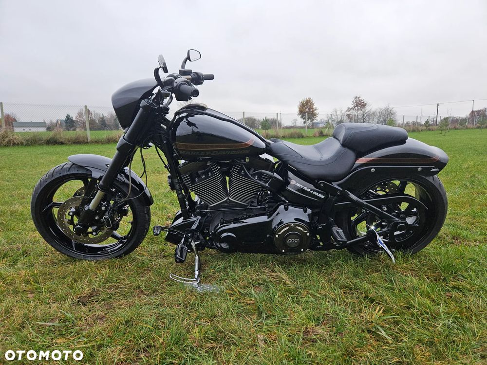 Harley-Davidson FXSB Breakout - 11