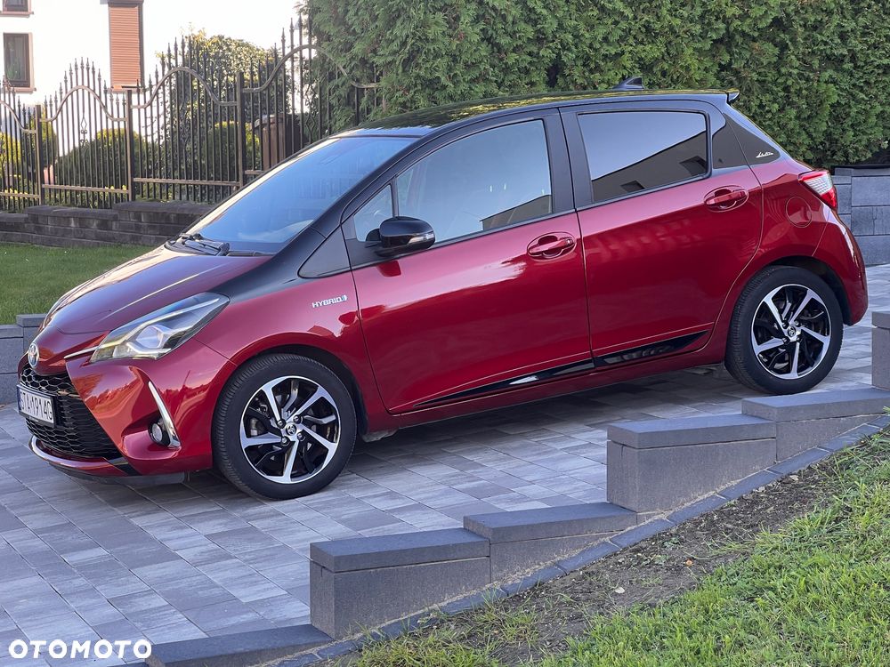 Toyota Yaris Hybrid 100 Selection - 2