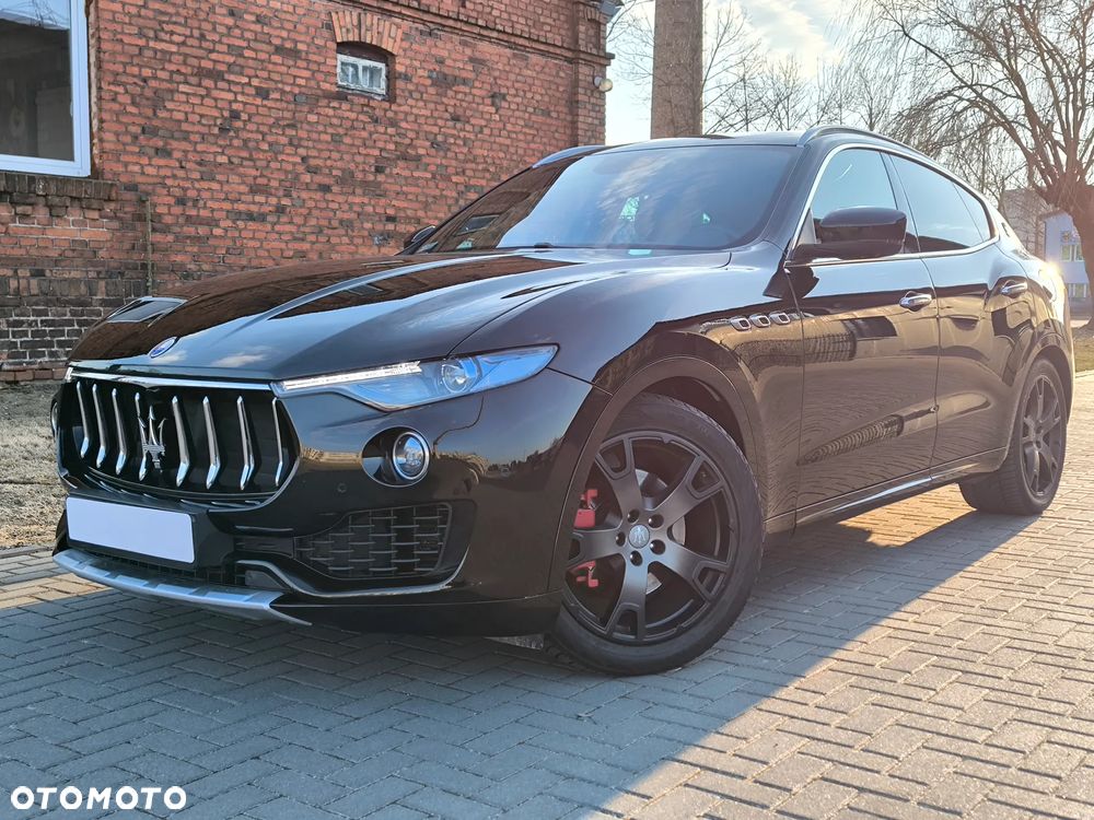 Maserati Levante Q4 Executive - 11