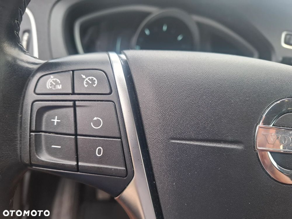 Volvo V40 D2 - 19