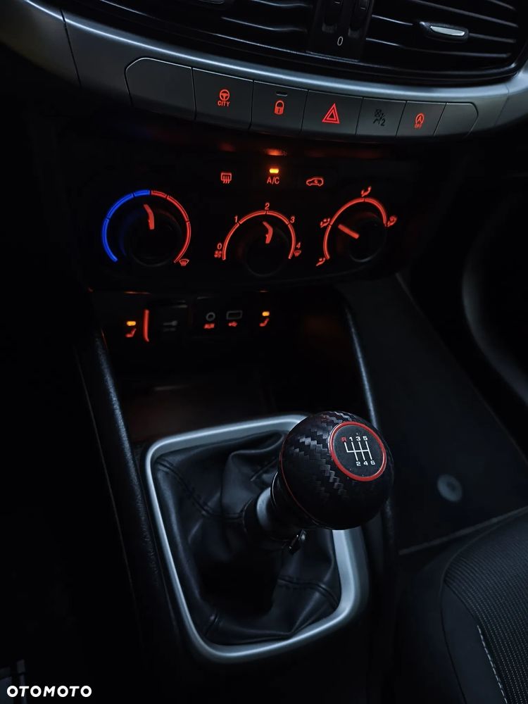 Fiat Tipo 1.4 T-Jet Sport - 34