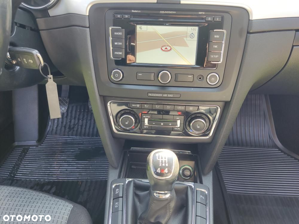 Skoda Superb 2.0 TDI 4x4 Comfort - 14