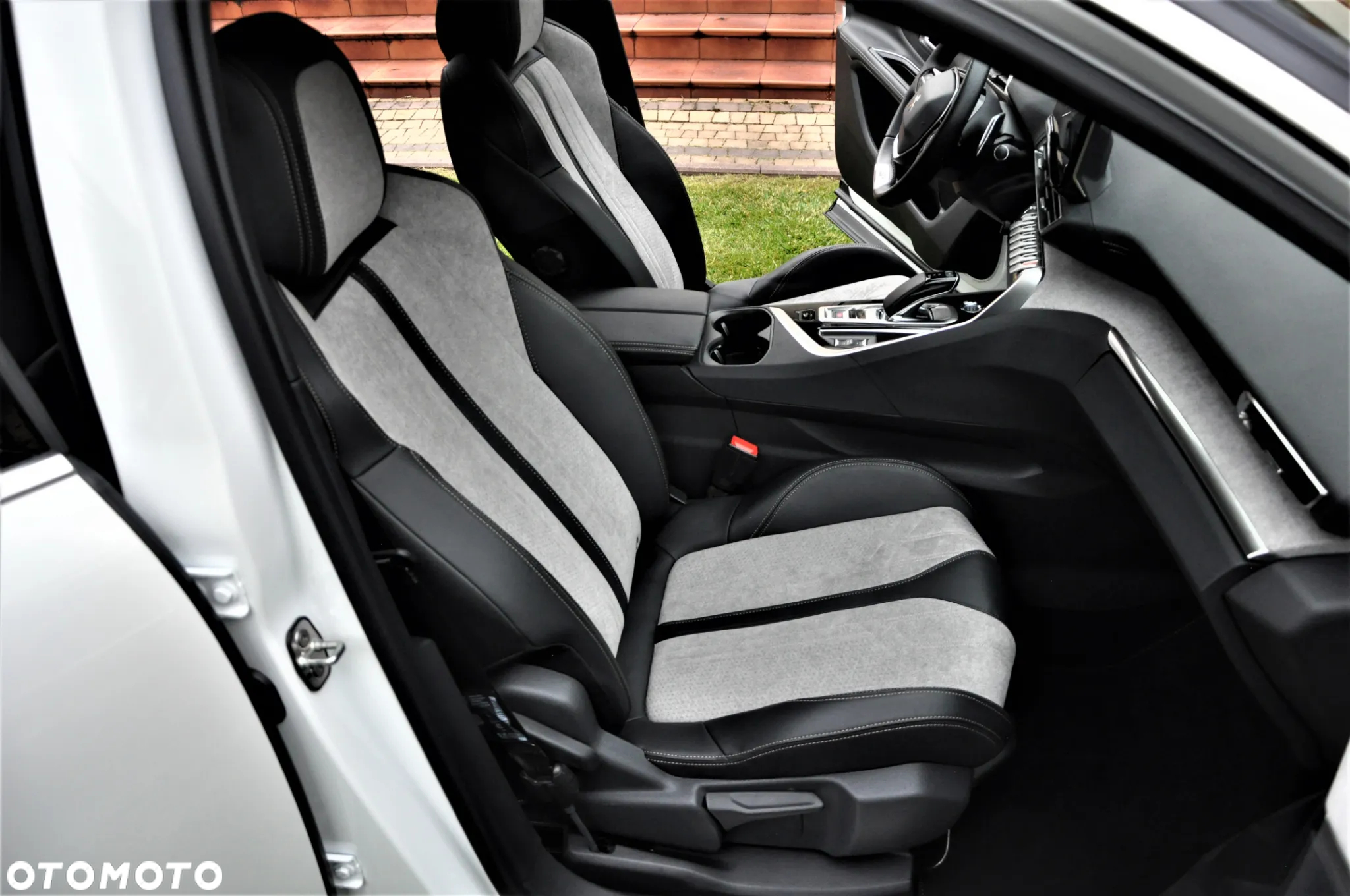 Peugeot 3008 1.6 PureTech HYbrid GT Line S&S EAT8 - 15