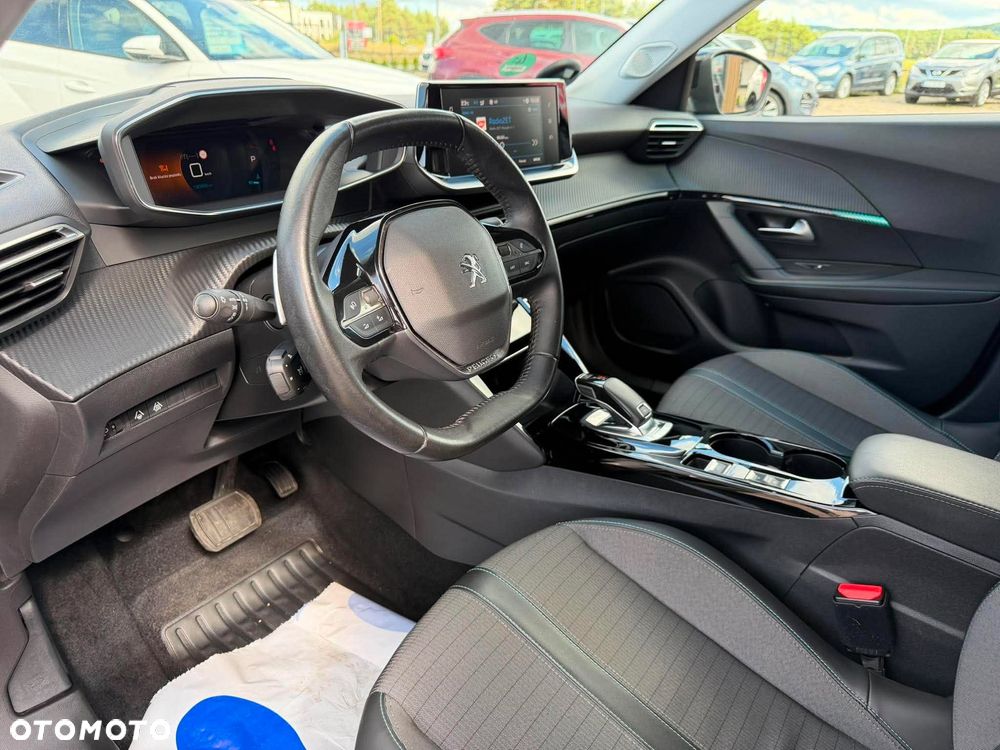 Peugeot 2008 PureTech 130 EAT8 Allure - 17