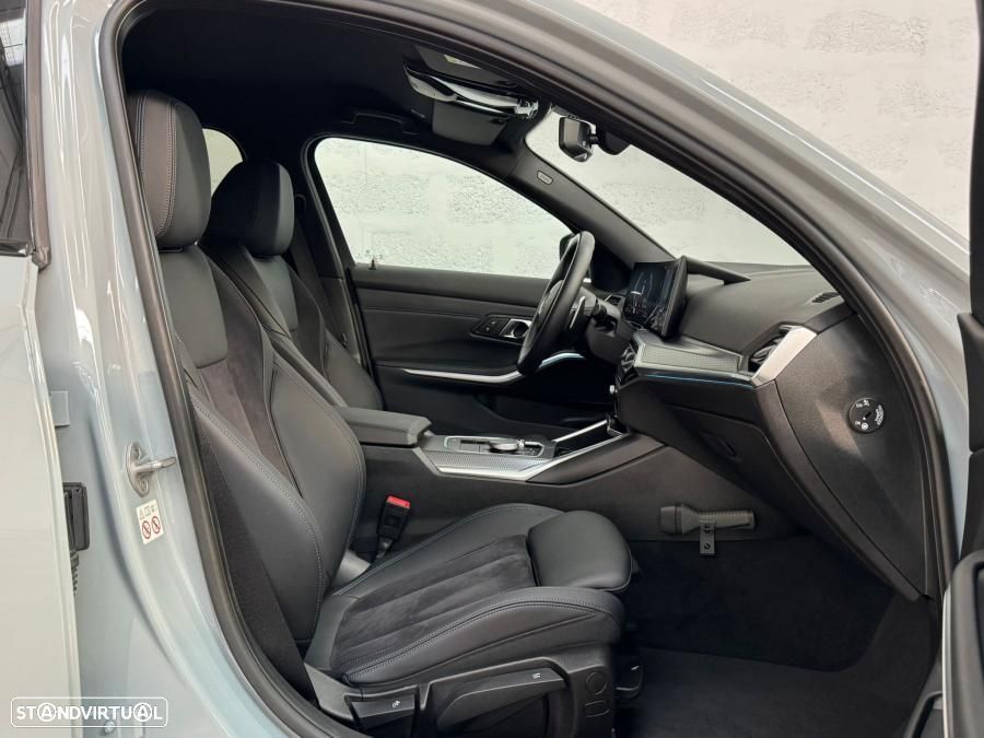 BMW 330 e Pack Desportivo M Auto - 31