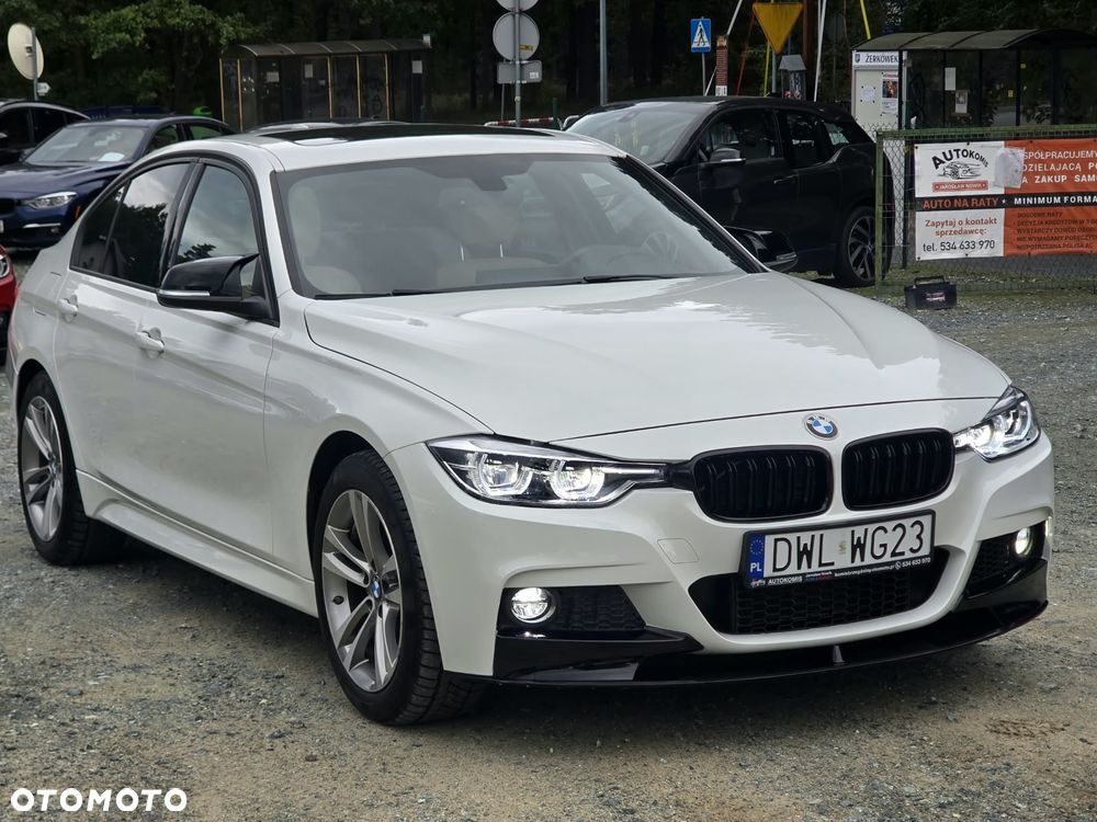 BMW Seria 3 330i - 34