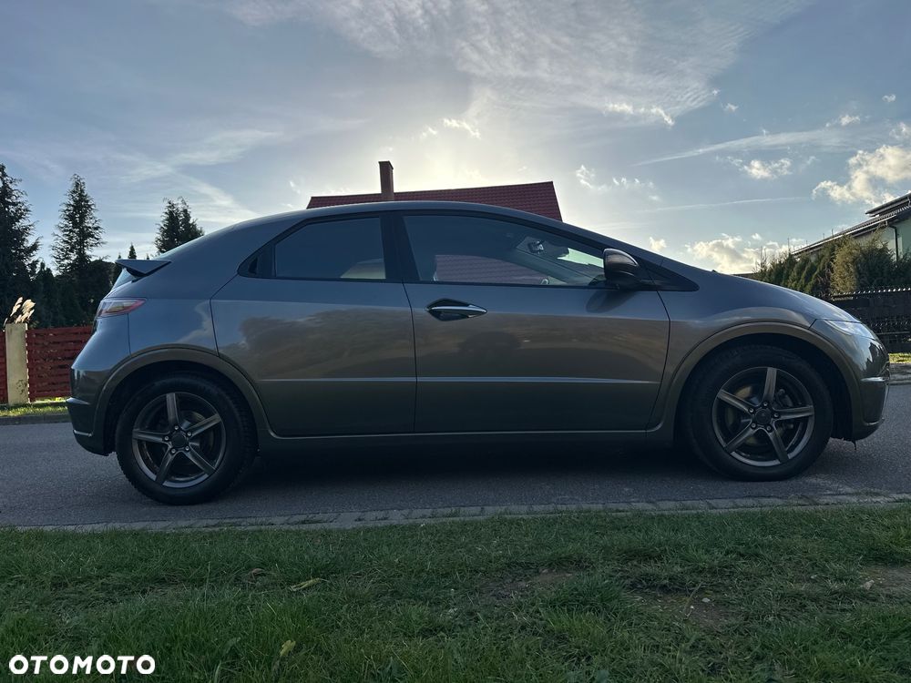 Honda Civic 1.8i-VTEC Automatik Executive - 16