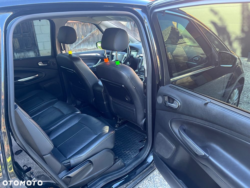 Ford S-Max - 14