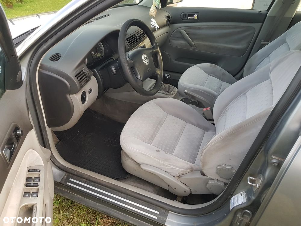 Volkswagen Passat - 11