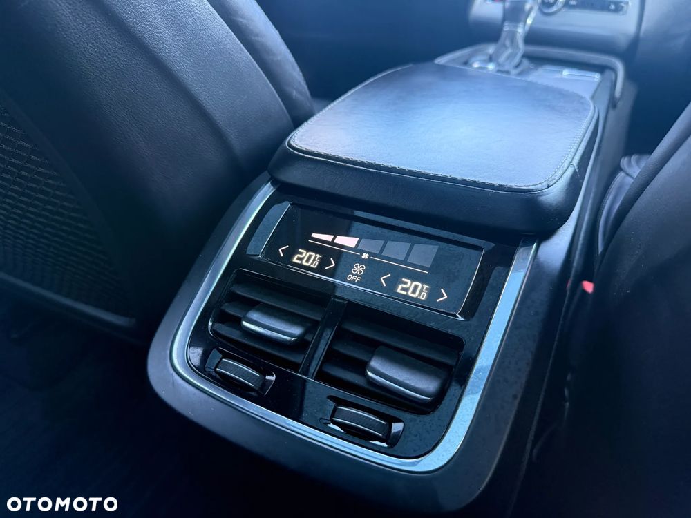 Volvo XC 90 - 18