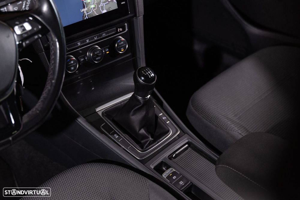 VW Golf Variant 1.0 TSI Confortline - 17