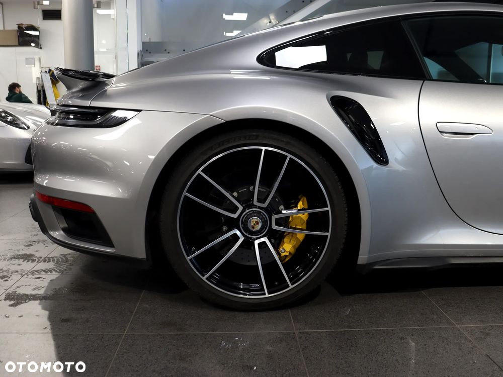 Porsche 911 Carrera Turbo S - 13