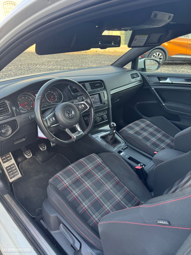 VW Golf GTI BlueMotion - 5