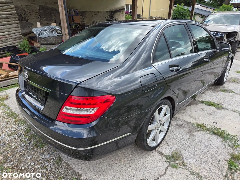 Mercedes-Benz Klasa C 180 (BlueEFFICIENCY) Avantgarde - 5