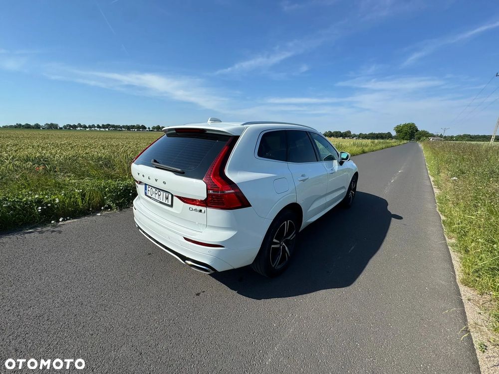 Volvo XC 60 D4 AWD R-Design - 3