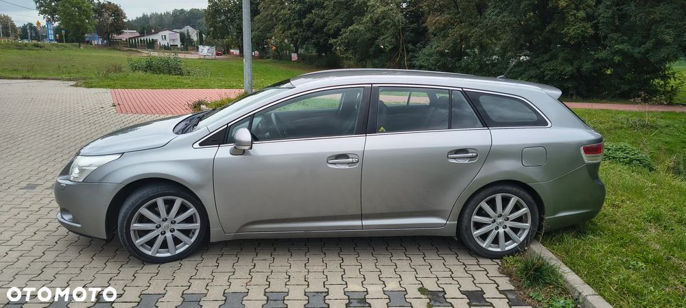 Toyota Avensis - 10