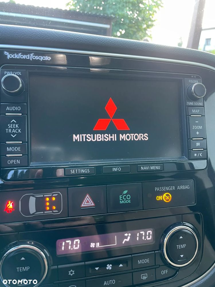 Mitsubishi Outlander 2.0 Intense + - 19