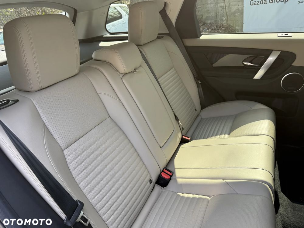 Land Rover Discovery Sport P200 SE - 16
