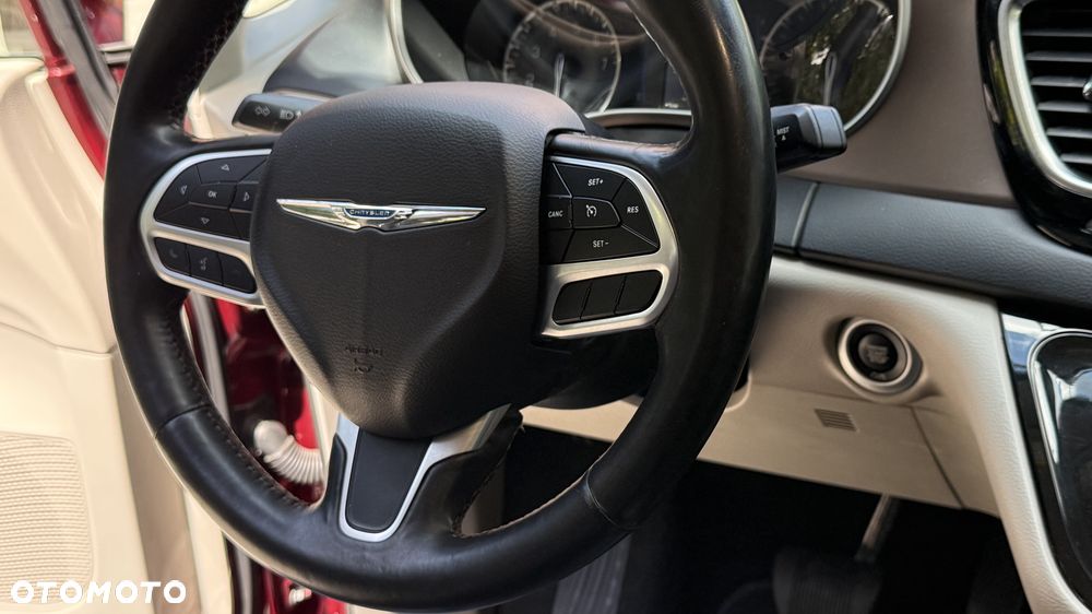 Chrysler Pacifica - 21