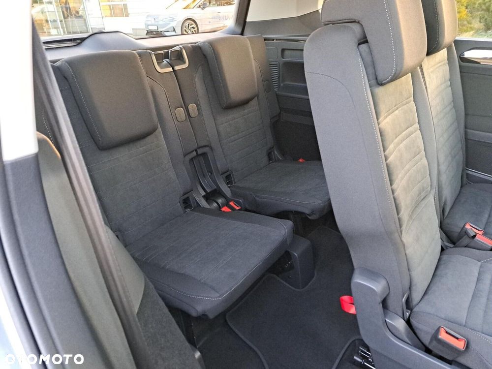 Volkswagen Touran - 21