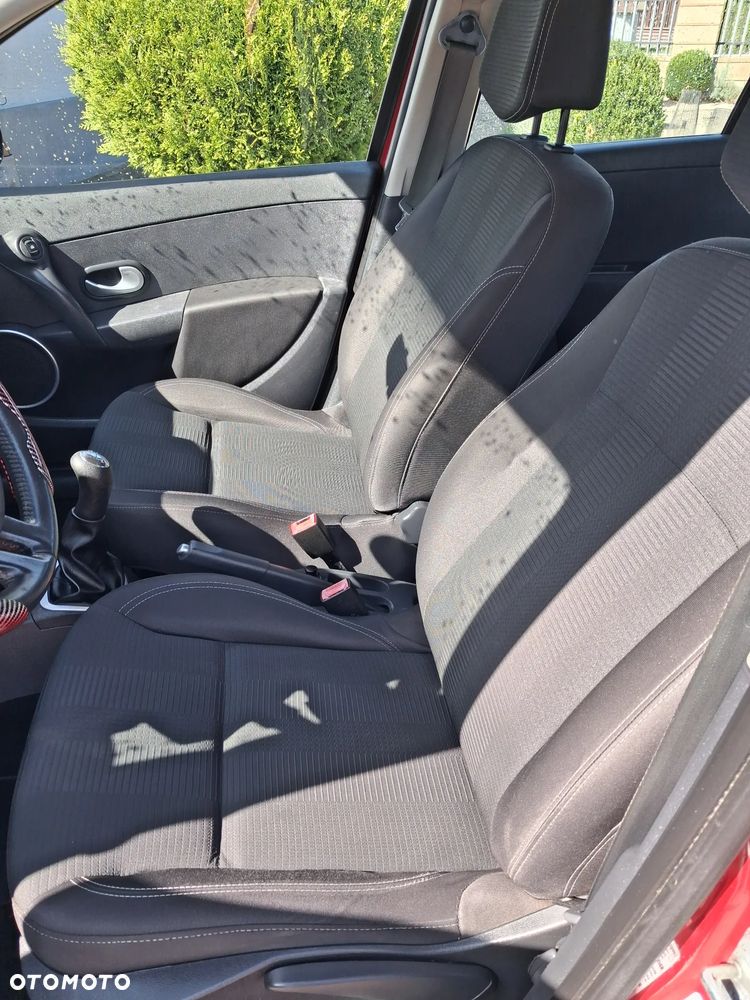 Renault Clio - 12