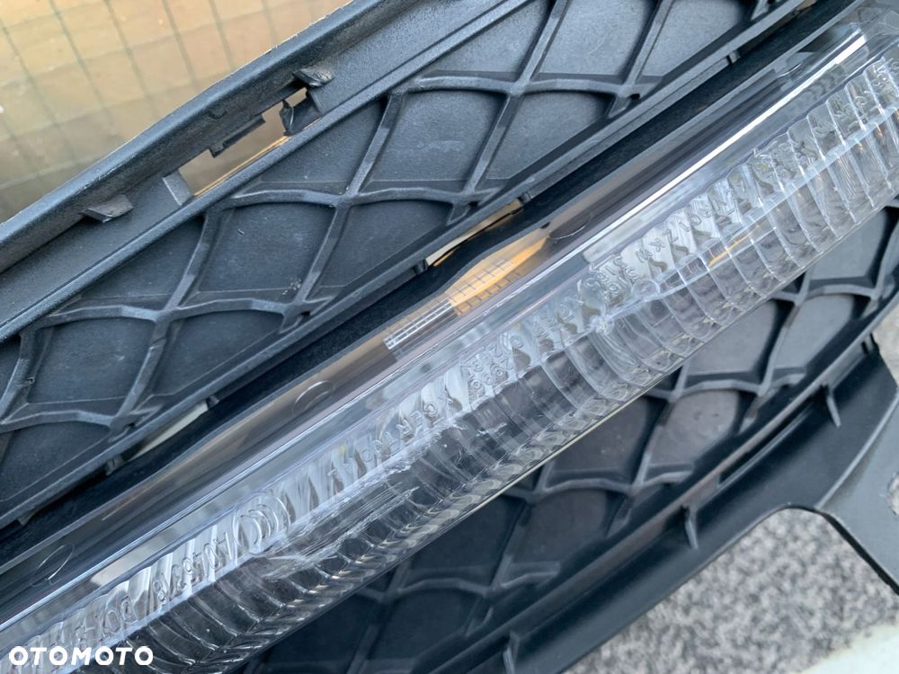 kratka halogen led drl mercedes w246 w204 - 3