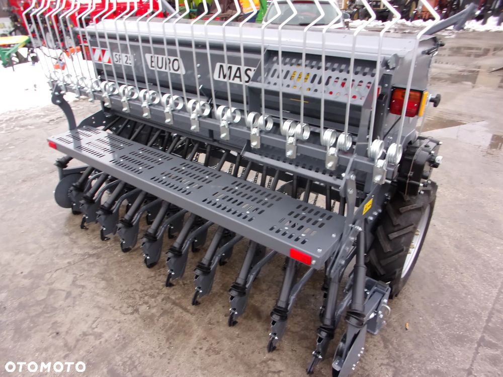 Meprozet Siewnik zbożowy talerzowy S107T, stopkowy S107, S107/1 poplonów S109 MEPROZET, Siewnik zbożowy 2-talerzowy i stopkowy SR25, SR27, SR30, SRT27 Euro-Masz, siewnik nabudowany - agregat uprawowy SNT30, siewnik poplonów Akpil, Siewnik kukurydzy Meprozet - 29