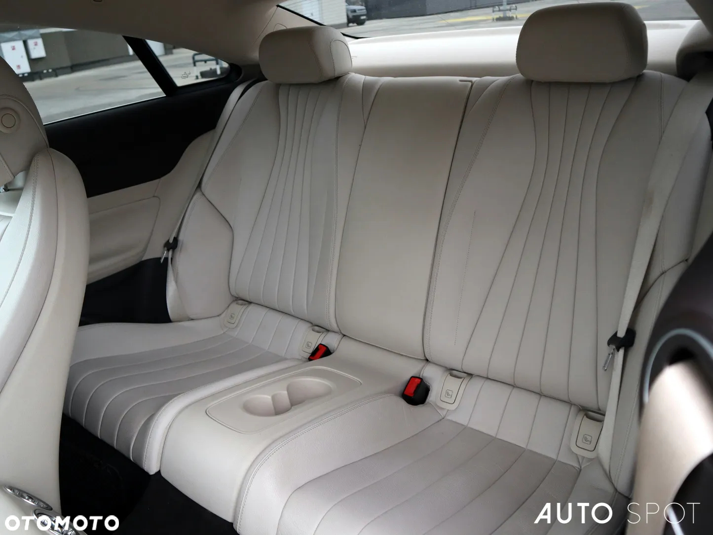 Mercedes-Benz Klasa E 220 d Coupe 9G-TRONIC - 39
