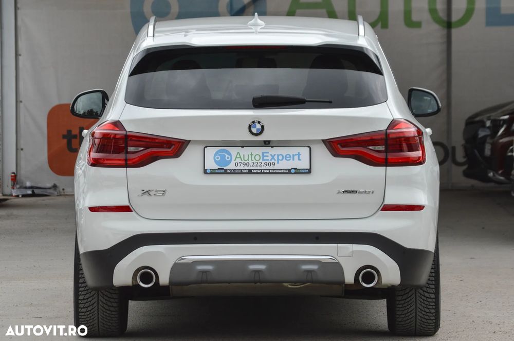 BMW X3 xDrive20i AT Luxury Line - 16