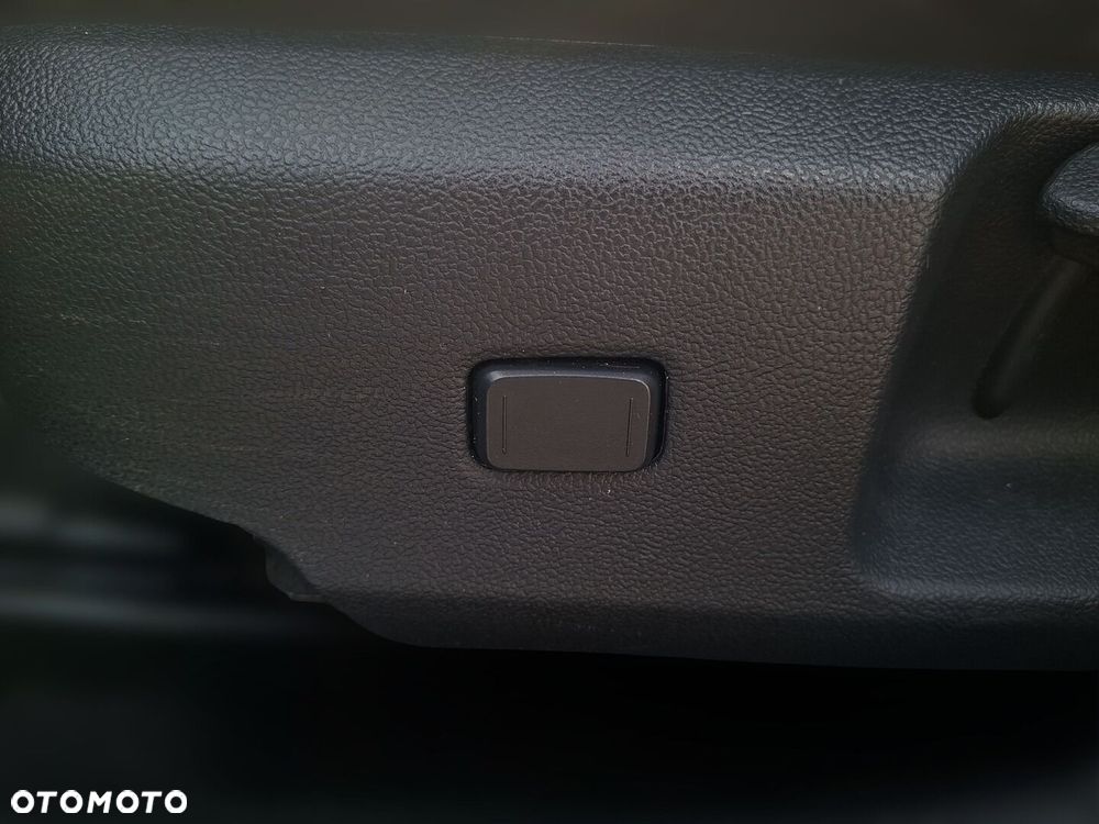 Toyota Corolla 1.8 Hybrid Comfort - 23