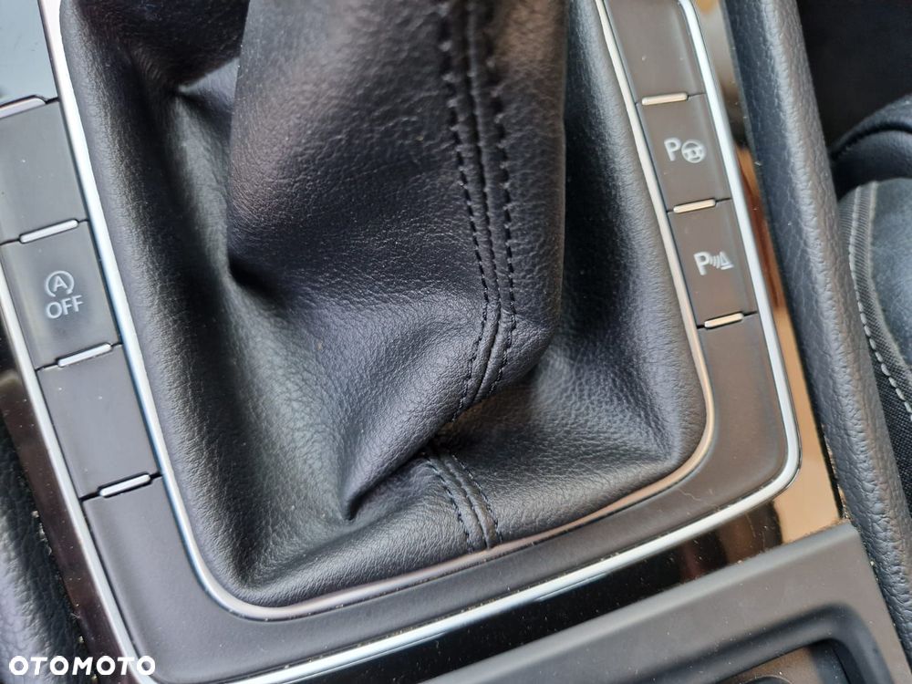 Volkswagen Golf - 23