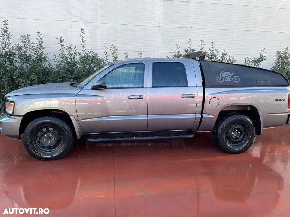 Dodge Dakota - 12