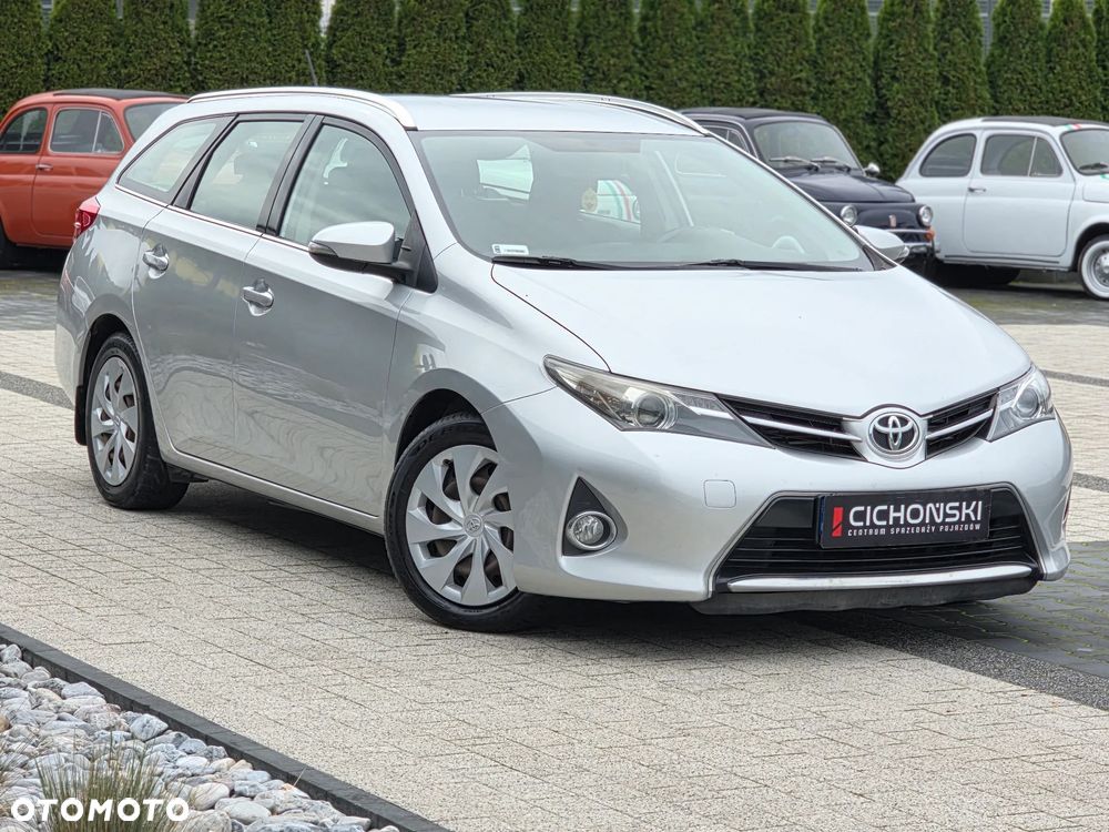 Toyota Auris 2.0 D-4D Prestige - 2