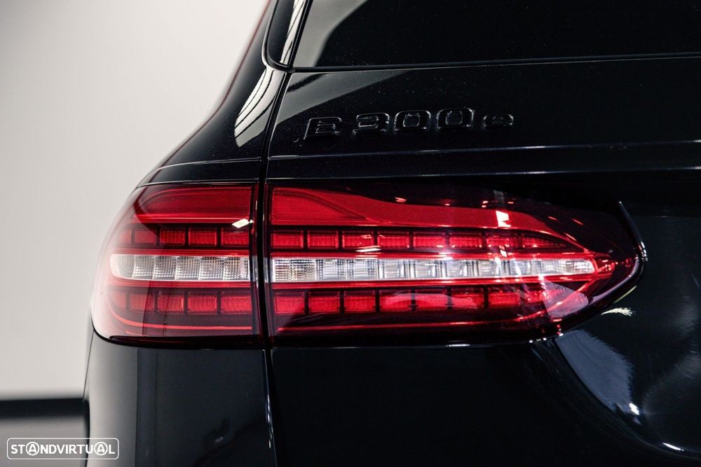 Mercedes-Benz E 300 e AMG Line - 10