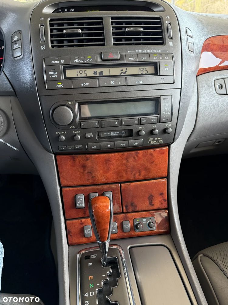 Lexus LS Prezydent - 9