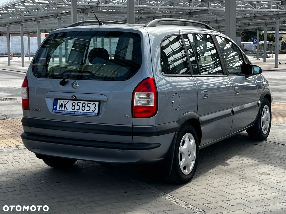 Opel Zafira 1.8 16V Comfort - 4