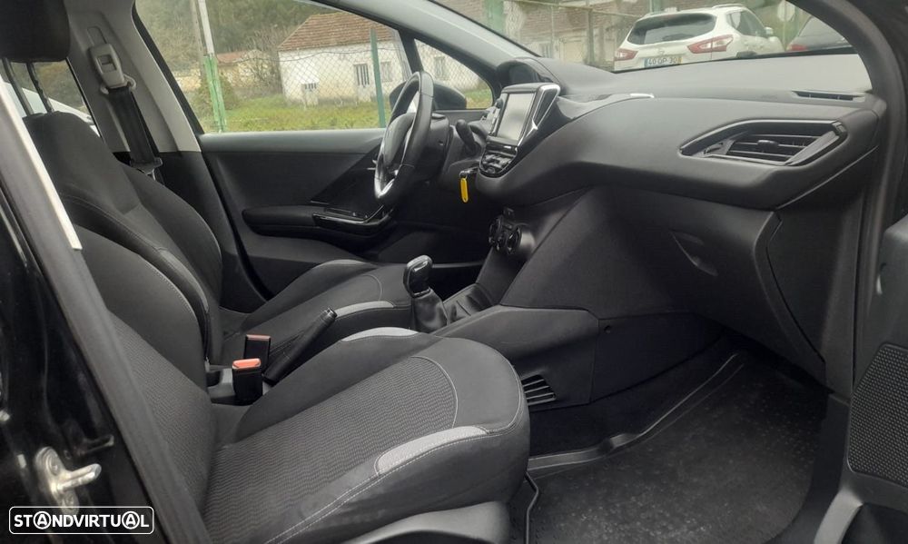 Peugeot 208 1.2 PureTech Style - 13