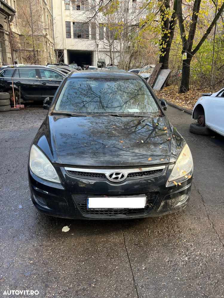 Dezmembrez Hyundai I30 2007 negru benzina - 11