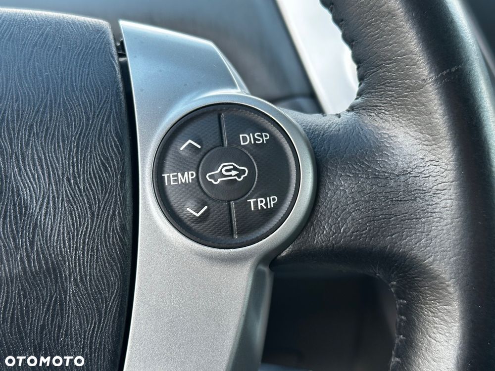Toyota Prius+ (Hybrid) - 32