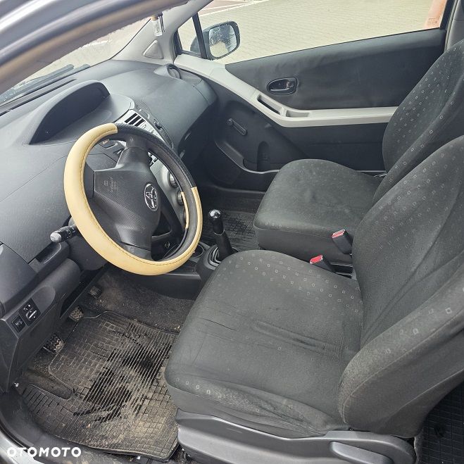 Toyota Yaris 1.0 Luna A/C - 4