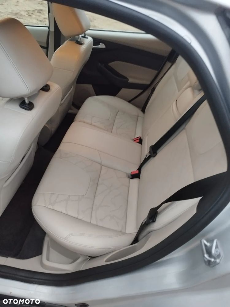 Ford Focus - 13