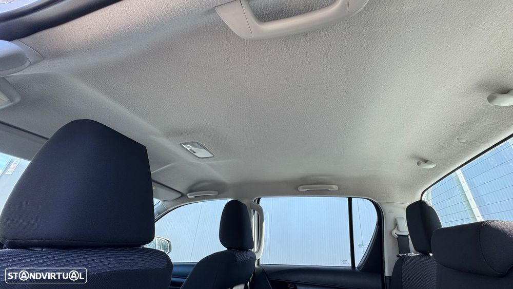 Toyota Hilux 2.4 D-4D 4WD CD CM - 23