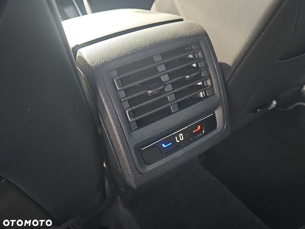 Volkswagen Golf - 22