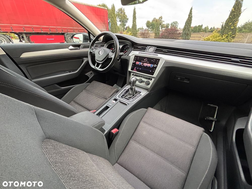 Volkswagen Passat 2.0 TDI SCR Comfortline DSG - 32