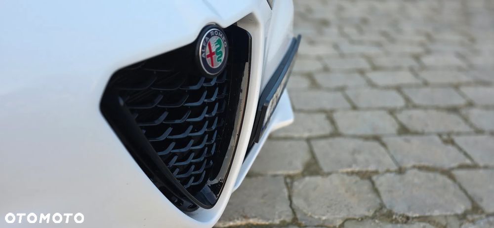Alfa Romeo Stelvio 2.0 Turbo 16V AT8-Q4 Veloce Ti - 16