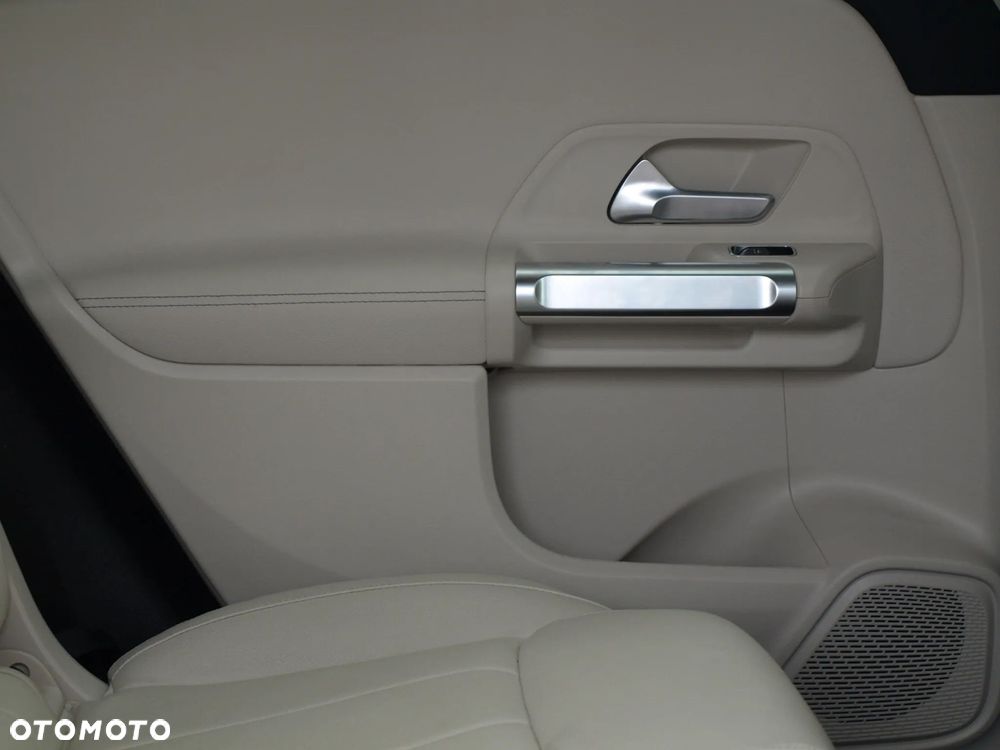 Mercedes-Benz GLB 200 Progressive 7G-DCT - 12
